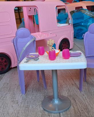 Camper Barbie con tanti accessori 