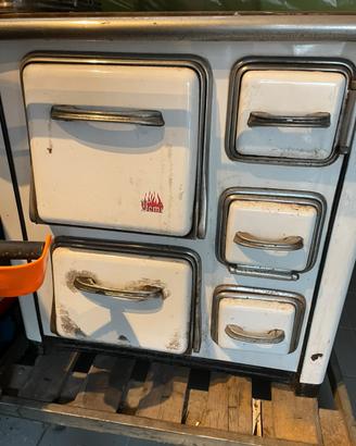 Stufa a legna d’epoca