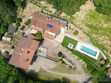 QUADRIFAMILIARE A NEMBRO