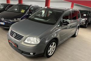 Volkswagen Touran 2.0 TDI Highline 7posti