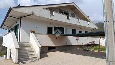 PORZIONE DI BIFAMILIARE A ALATRI