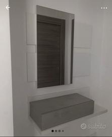 Ingresso moderno con specchio