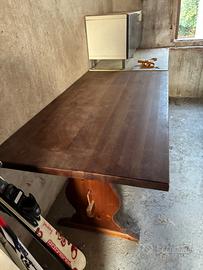 Tavolo nuovo in legno massello con sedie