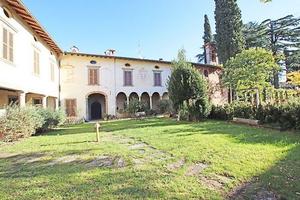 Villetta a schiera di 381 m² con più di 5 locali e