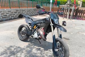 HUSQVARNA SM 125  PREZZO TRATTABILE VALUTO SCAMBI0
