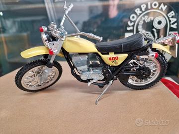 Modellino Suzuki 400