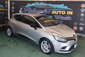 Renault Clio TCe 90 CV 5 porte MOSCHINO INTENS