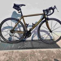 Bici da corsa in carbonio bdc