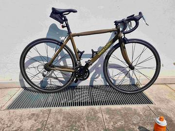 Bici da corsa in carbonio bdc