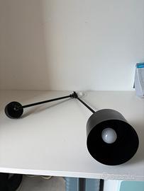 Lampada orientabile Nera