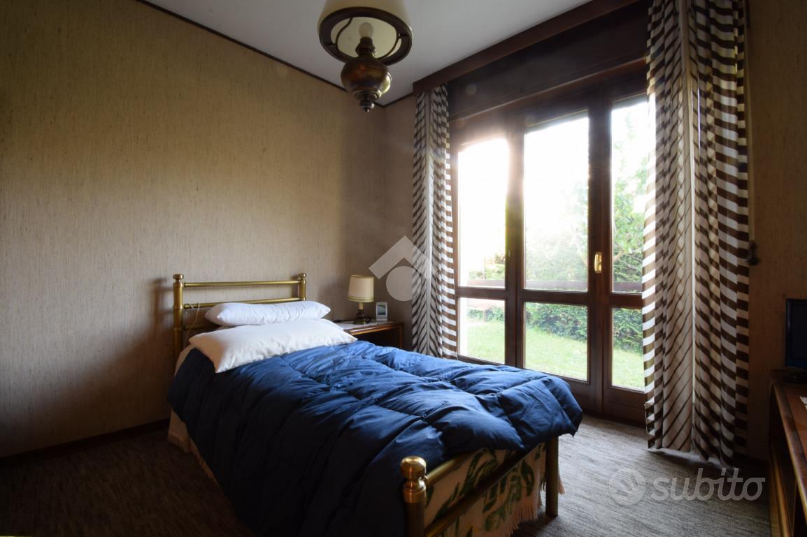 VILLA SINGOLA A CHÂTILLON - Vista 6