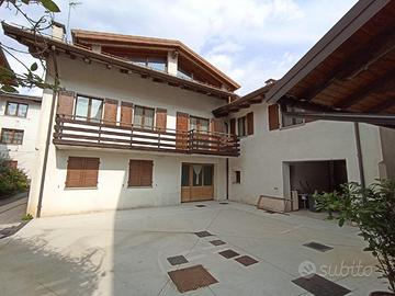 CASA INDIPENDENTE CON GIARDINO E SOFFITTA AL GR...