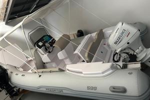 Predator 599 Italboats con Suzuki Ari