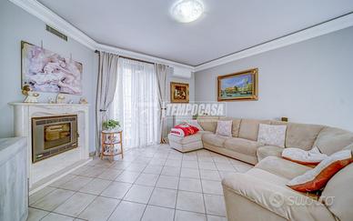 Villetta a schiera di ampie metrature!