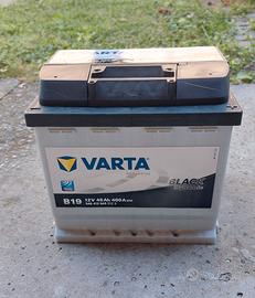 NUOVA Batteria auto VARTA