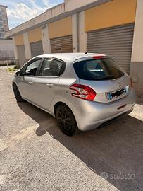 Peugeot 208 1.2 benzina come nuova