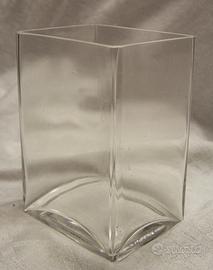 Vaso rettangolare in vetro cm 13x7x9.