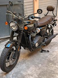 Triumph Bonneville T120 black abs