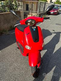 Vespa et4 125