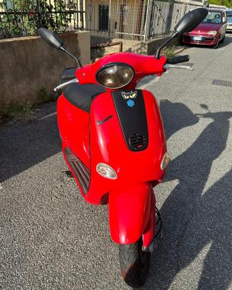 Vespa et4 125