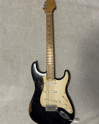 FENDER STRATOCASTER
