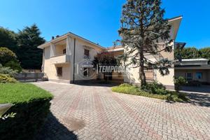 Ampio trilocale con giardino!