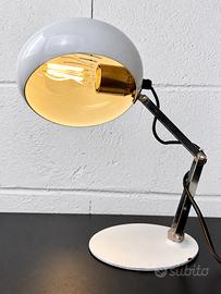 Lampada da tavolo stile Bauhaus