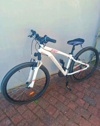 Mountain Bike da donna bianca e rosa