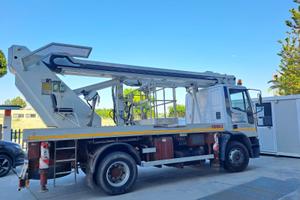 CAMION CON PIATTAFORMA AEREA ISOLI PTJ 270S