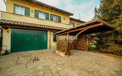 Villetta con due appartamenti indipendenti