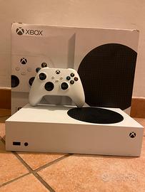 Xbox Series S con 3 giochi installati FC24 ecc