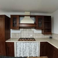 Cucina completa con fornello