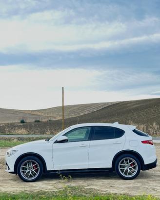 Alfa Romeo Stelvio Q4 Veloce
