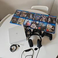 playstation 4 con 2 joystick e giochi