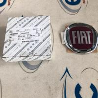1401309980 LOGO PORTELLONE COFANO POSTERIORE FIAT 