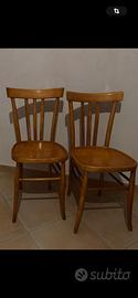 Coppia di sedie in legno "vintage"