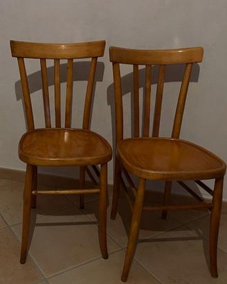 Coppia di sedie in legno "vintage"