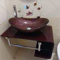 Lavandino e specchio