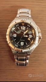 orologio in acciaio nuovo