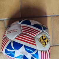 pallone da calcio cucito a mano