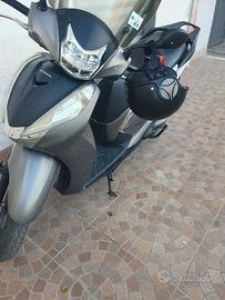 Moto SH 300 sport