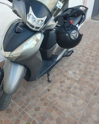 Moto SH 300 sport