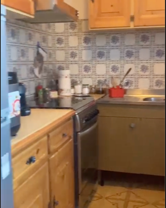 Mobili cucina e pensile sovra lavabo bagno