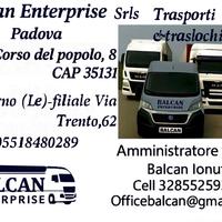 Padroncino con furgone ed bilico