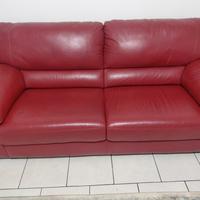 divano in pelle rossa 