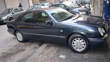 Mercedes-Benz Classe E 200 Elegance