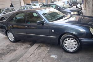 Mercedes-Benz Classe E 200 Elegance