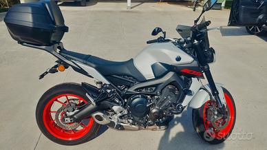 Yamaha MT 09 ICE FLUO