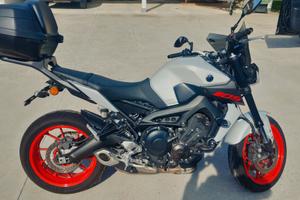 Yamaha MT 09 ICE FLUO