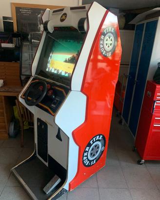 Cabinato arcade